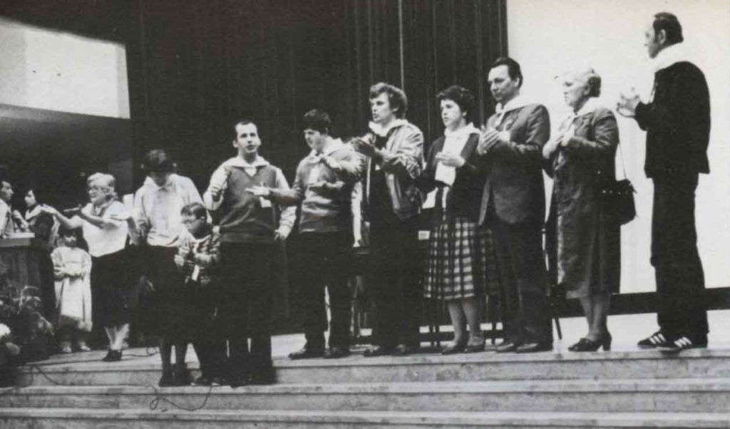 Siamo venuti ad Assisi per incontrare altre comunità - Ombre e Luci n.14 - 1986